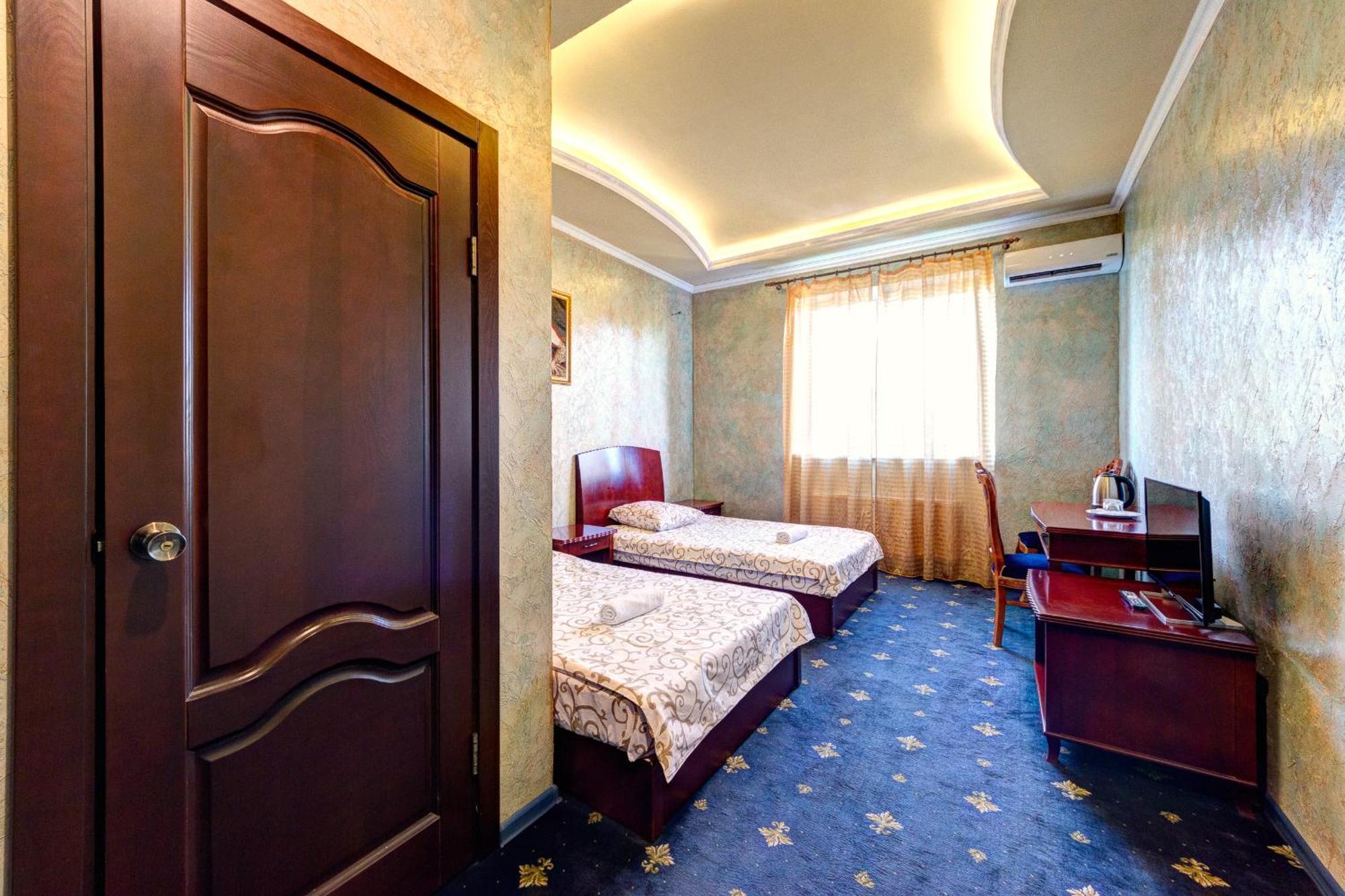 Hotel Kiev Lomakin Exterior photo